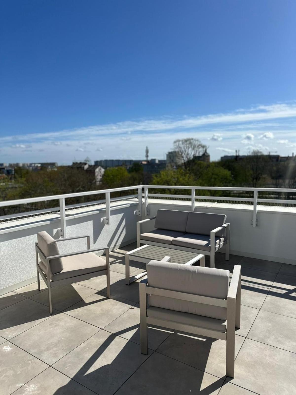 4Summer Kolobrzeg Apartamenty White Blue Sauna & Fitness & Parking 100 Metrow Do Pieknej Szerokiej Piaszczystej Plazy, Wspanialy Widok Z Duzego Tarasu! 100 Meter Zu Einem Schoenen Breiten Sandstrand, Herrliche Aussicht Von Einer Grossen Terrasse! Bagian luar foto