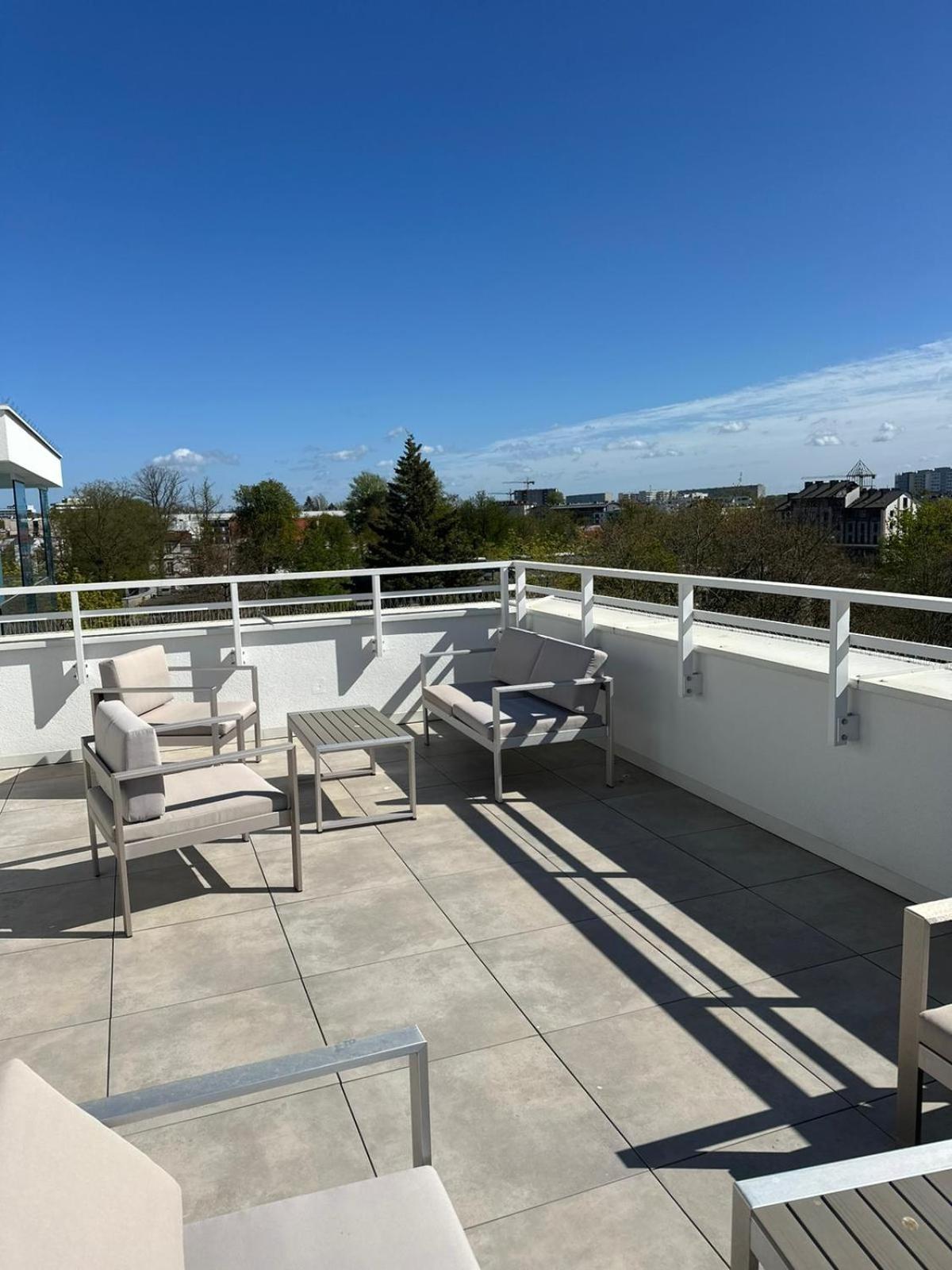 4Summer Kolobrzeg Apartamenty White Blue Sauna & Fitness & Parking 100 Metrow Do Pieknej Szerokiej Piaszczystej Plazy, Wspanialy Widok Z Duzego Tarasu! 100 Meter Zu Einem Schoenen Breiten Sandstrand, Herrliche Aussicht Von Einer Grossen Terrasse! Bagian luar foto