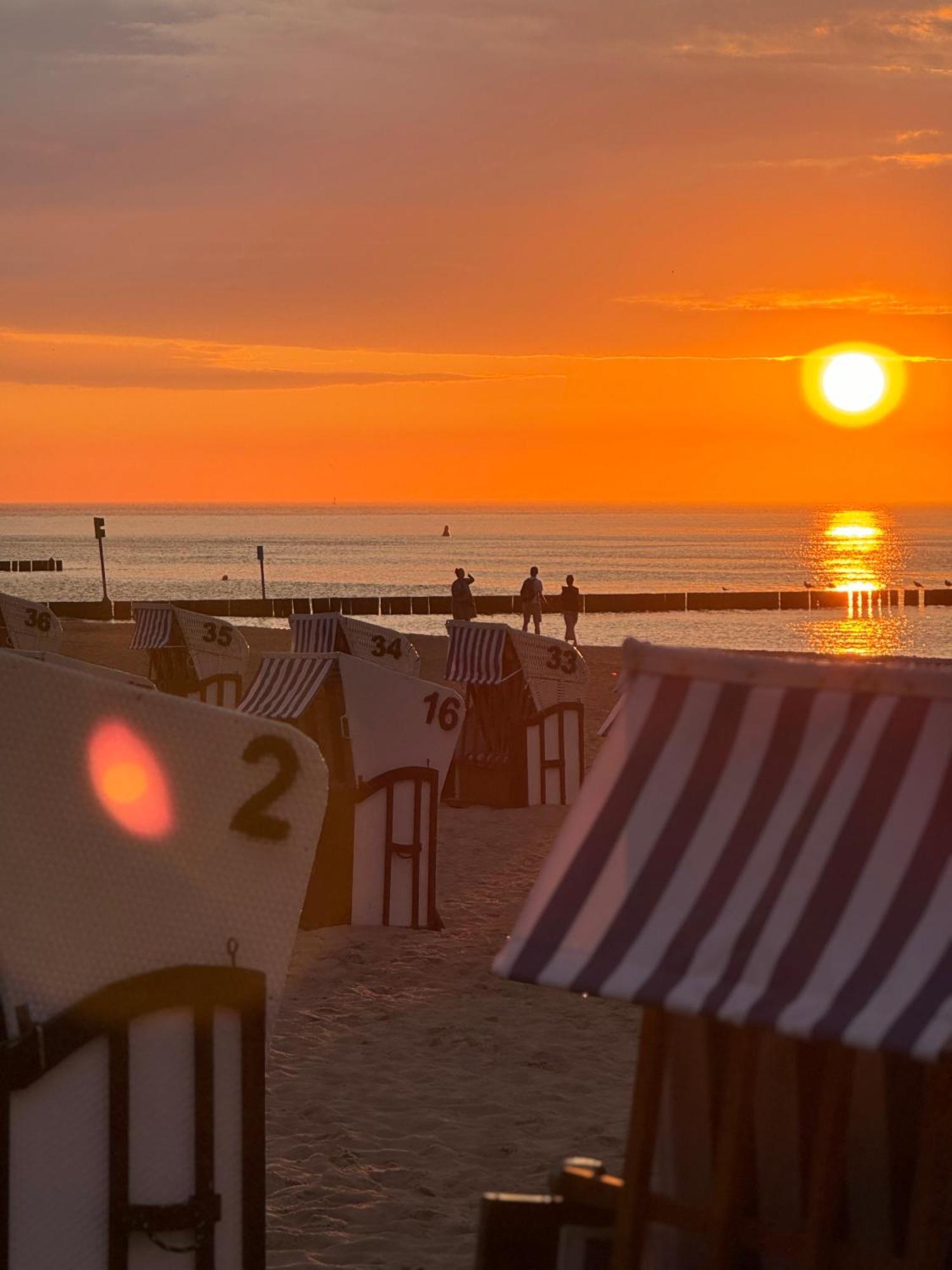 4Summer Kolobrzeg Apartamenty White Blue Sauna & Fitness & Parking 100 Metrow Do Pieknej Szerokiej Piaszczystej Plazy, Wspanialy Widok Z Duzego Tarasu! 100 Meter Zu Einem Schoenen Breiten Sandstrand, Herrliche Aussicht Von Einer Grossen Terrasse! Bagian luar foto